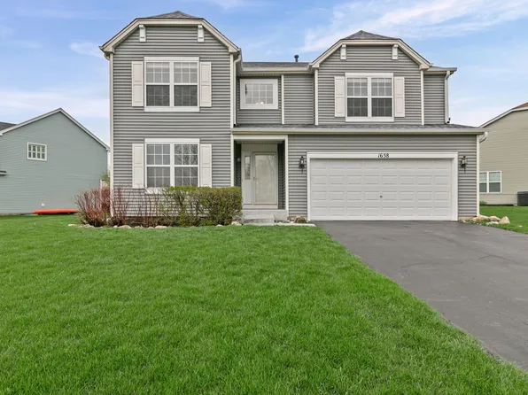 1658 Centennial Dr, Antioch, IL 60002