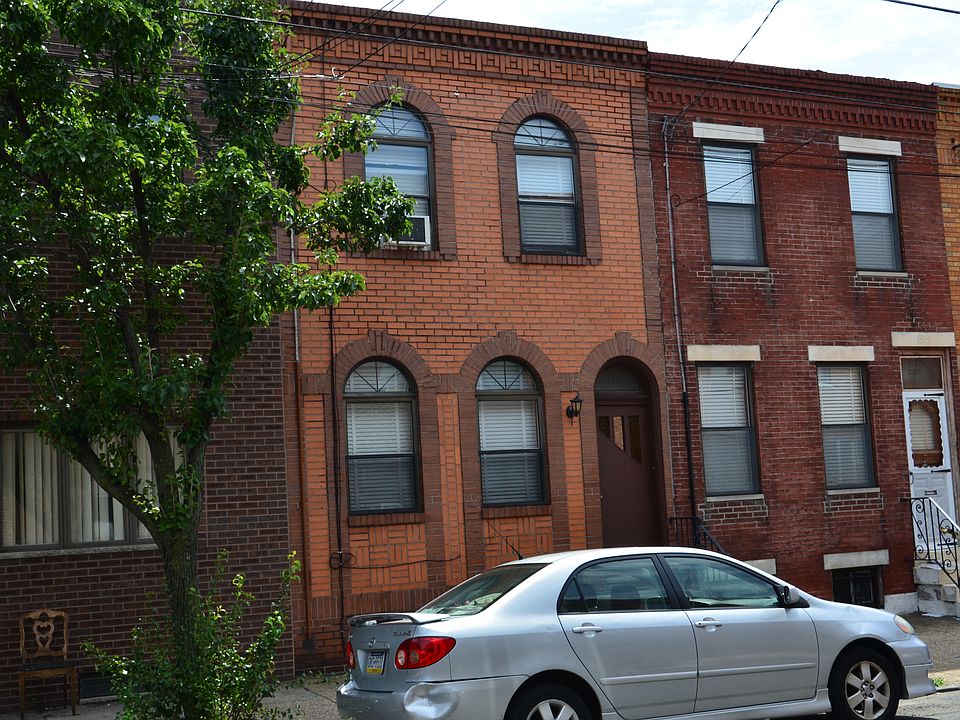 1st image of 1917 S 10th St