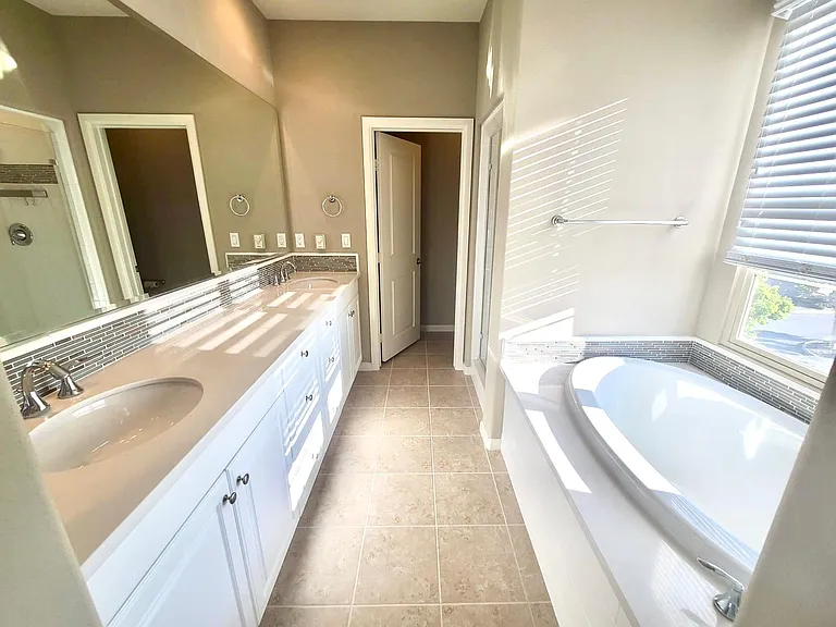 800 Citrus Ct — Photo 18