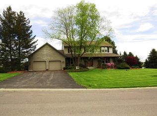 4885 Hillock Meadows Dr, Syracuse, NY 13215