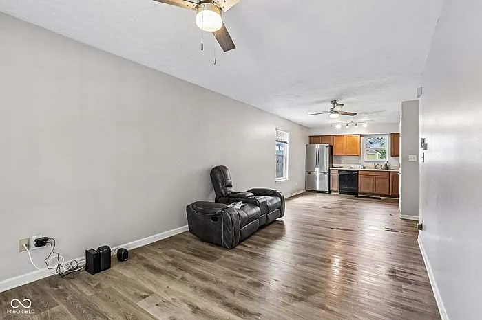 3 bed, 1650 sqft, $2,000 — Photo 2