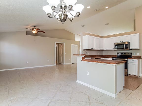 4th image of 1529 Muir Cir