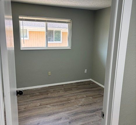 3rd image of 806-808 Thomas St