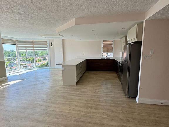 5th image of 2760 Carousel Cres #1209