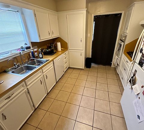 4th image of 1802 Laura Ln