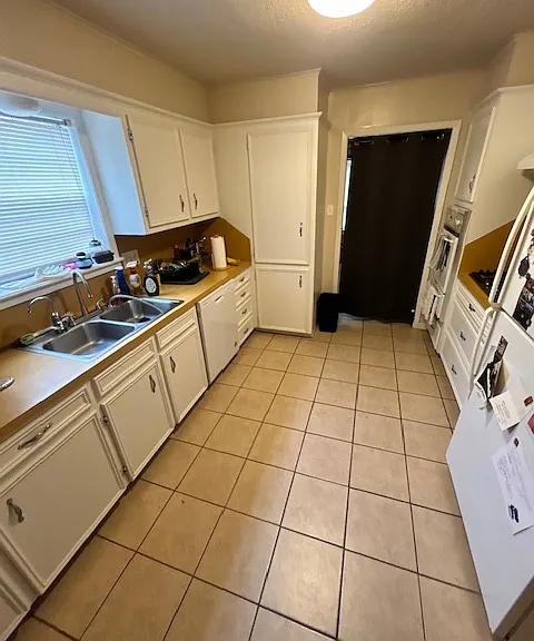 1802 Laura Ln — Photo 4
