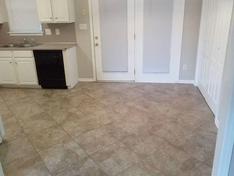 738 Ablow Dr — Photo 6