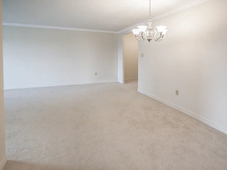 560 Queen St S #411 — Photo 9