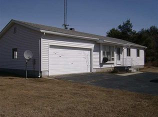 6215 E Deckerville Rd, Deckerville, MI 48427