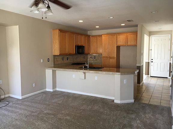 3rd image of 6 Godello Ct