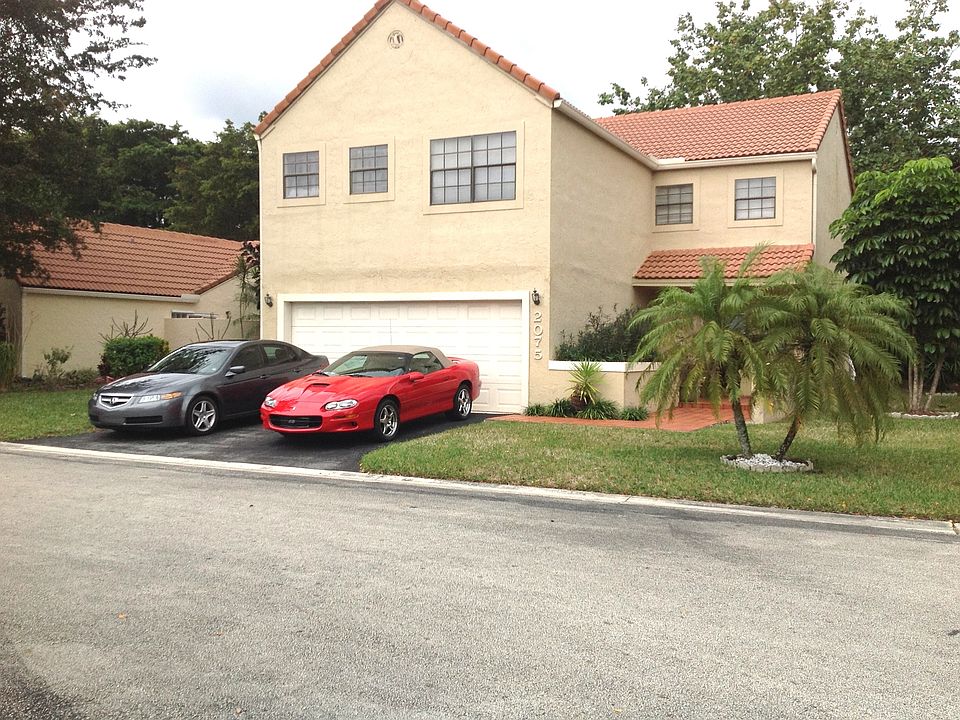 1st image of 2075 Maplewood Dr