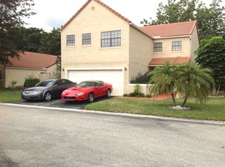 2075 Maplewood Dr, Coral Springs, FL 33071