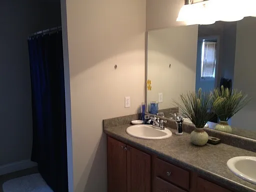 637 Marston Ln — Photo 8