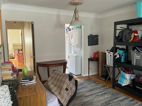 5th image of 109 S Clarkson St