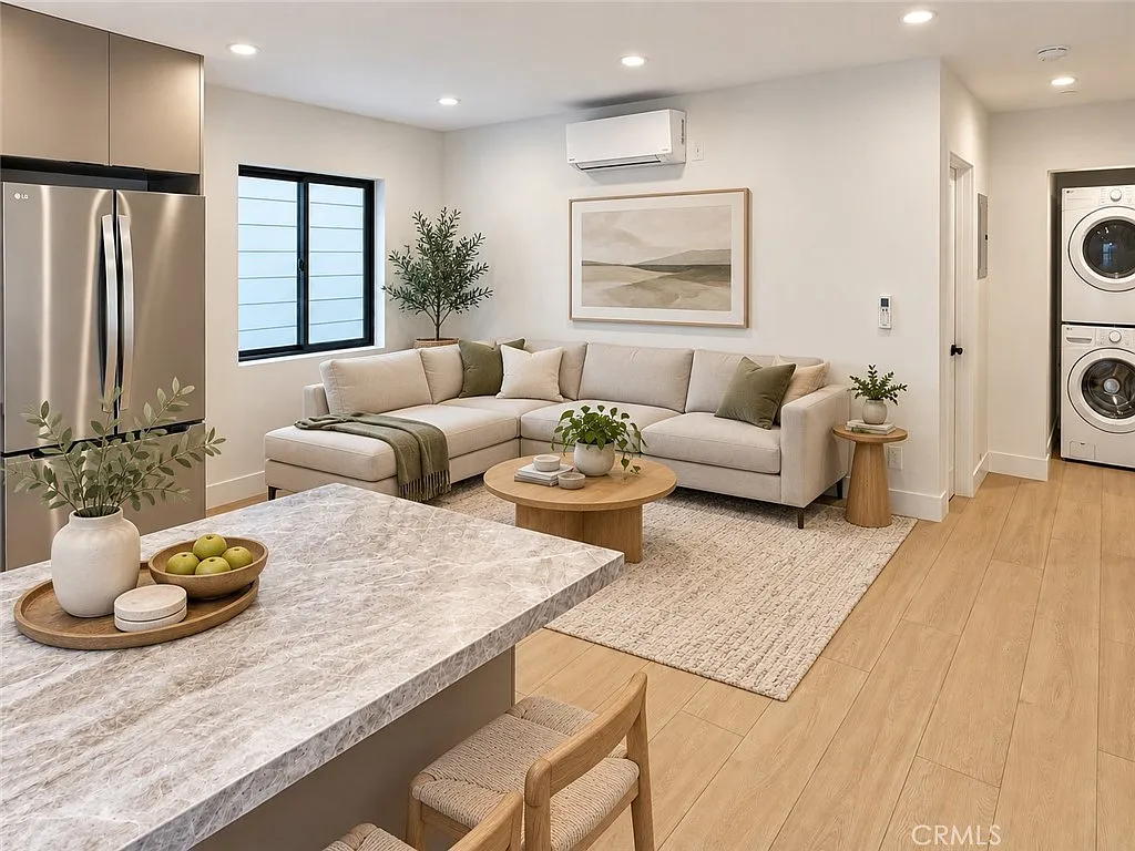 1 bed, 550 sqft, $3,250 — Photo 3
