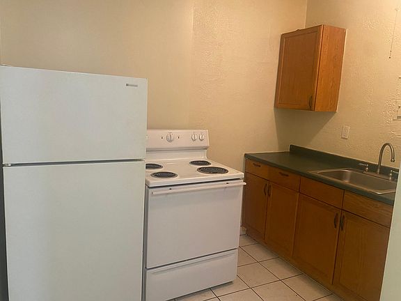 3rd image of 51 Richmond Ave #B2