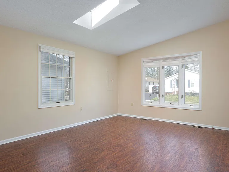16 Pine Tree Ln — Photo 15