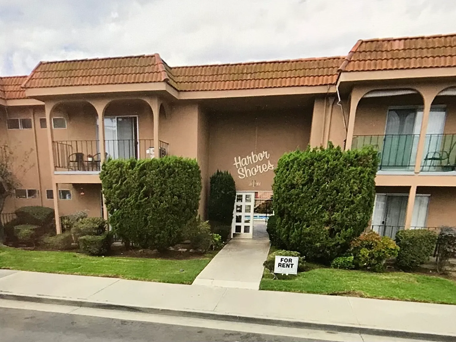 1 bed, 700 sqft, $2,100 — Photo 2