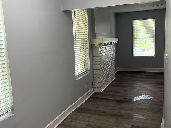 3rd image of 520 Boulevard Ne