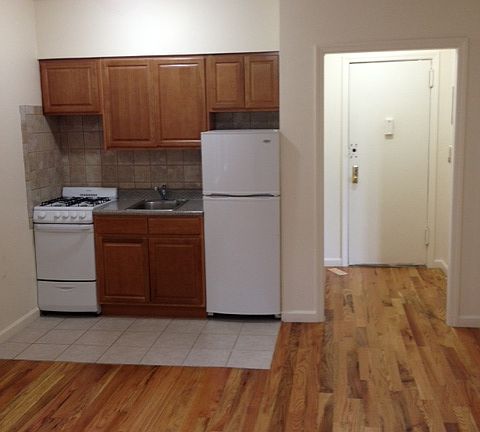 3rd image of 202 Sherman Ave