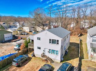 18 W Hills Rd, New Haven, CT 06515