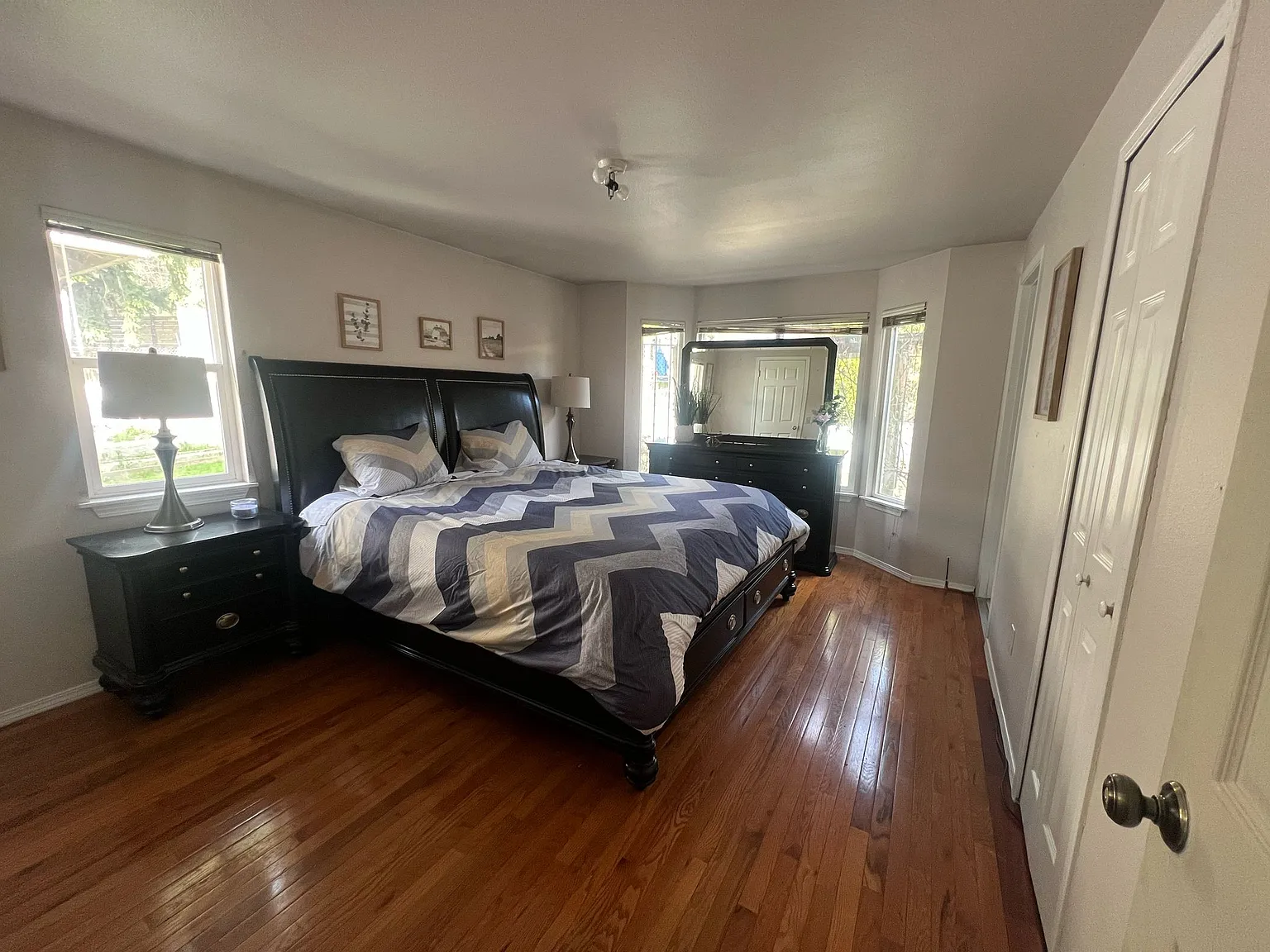 6 bed, 2640 sqft, $5,800 — Photo 3