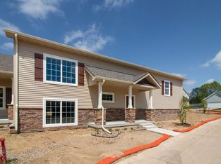 5235 Stone Creek Dr, Pleasant Hill, IA 50327