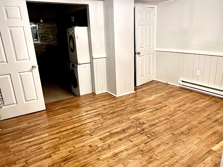 209 N Centre St — Photo 2