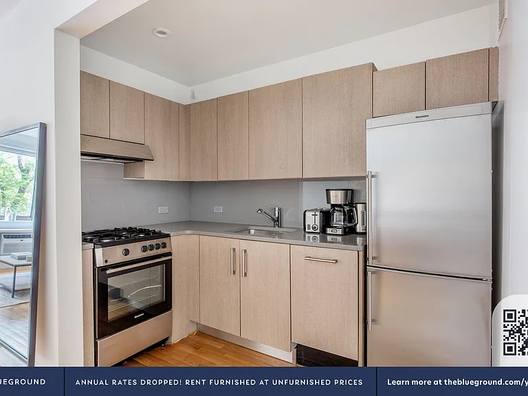 101 W 15th St #521 — Photo 8