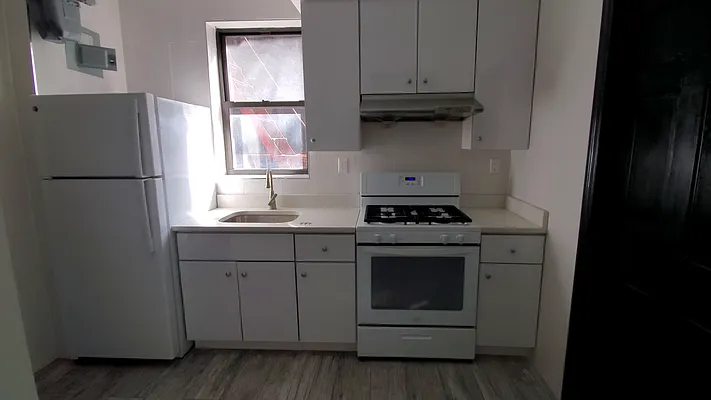 Rented by Jade Stone Real Estate Consulting | media 22