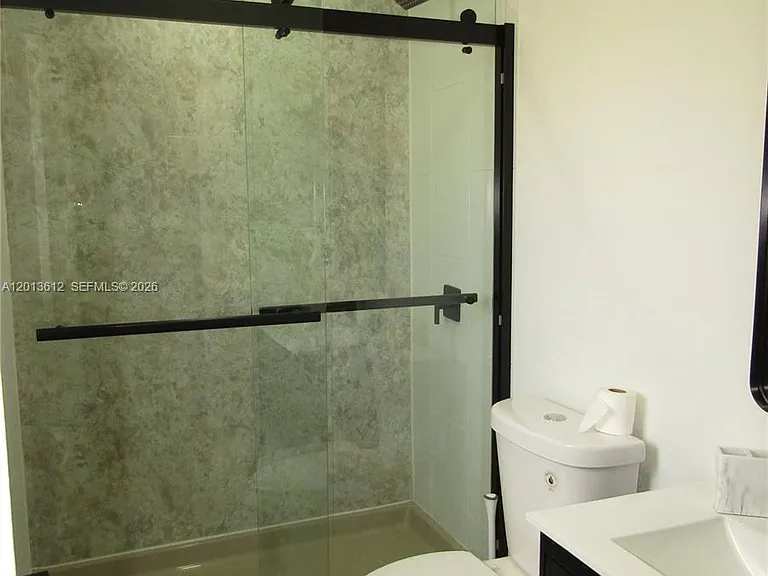 2447 Messina Ave — Photo 23