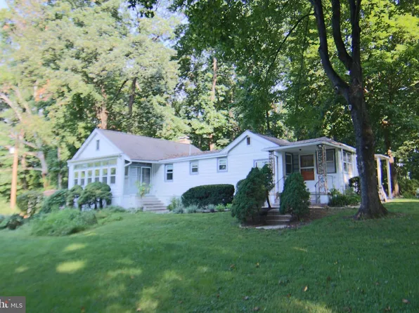 5652 Union Deposit Rd, Harrisburg, PA 17111