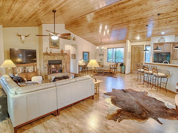 2nd image of 1180 N Bison Golf Ct