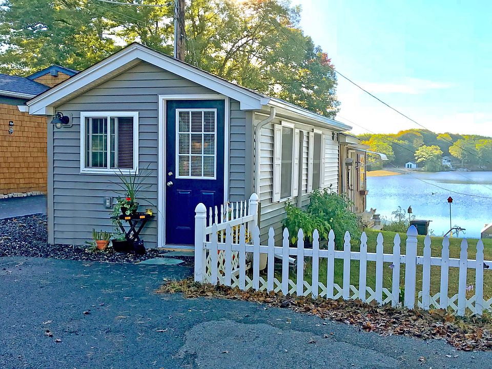 1st image of 18 Lakeview Dr