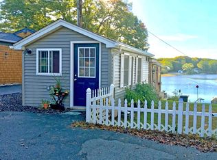 18 Lakeview Dr, Greenville, RI 02828