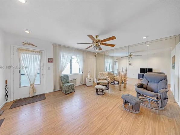 15600 NE 6th Ave APT 28D, Miami, FL 33162