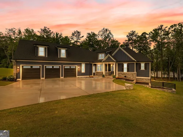 180 Lapis Lake Point, Fayetteville, GA 30215