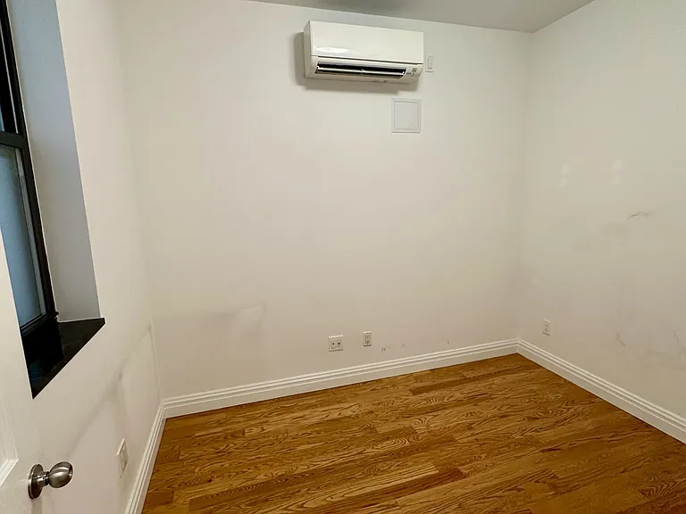 749 9th Ave #303 — Photo 6