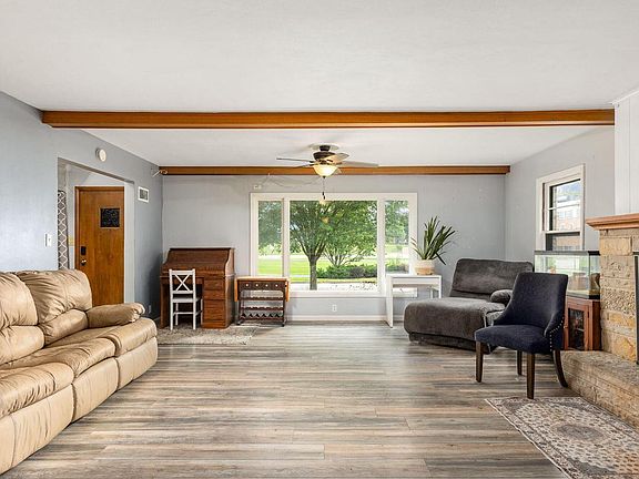 2nd image of 684 S 6th AVENUE