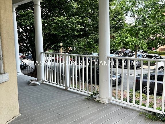 4th image of 1401 N Harrison St #1