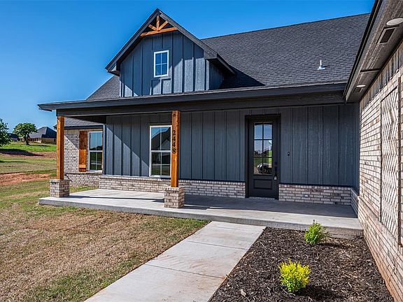 3rd image of 2448 Sierra Cir