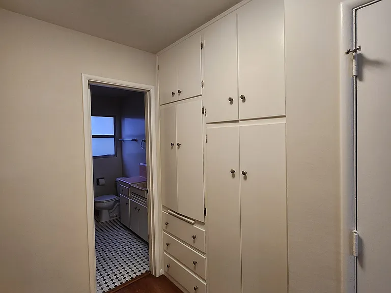 1049 E Ocean Blvd #12 — Photo 6