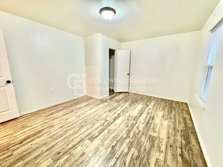 2117 E Broadway #1 — Photo 12