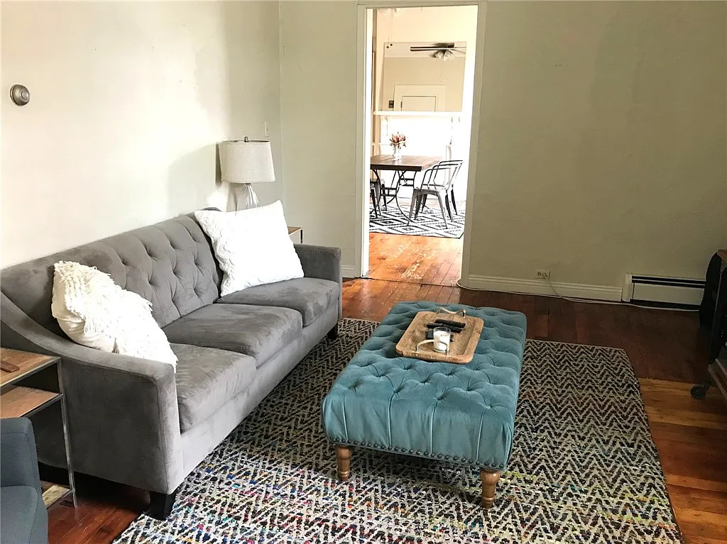 1 bed, 1100 sqft, $1,595 — Photo 3