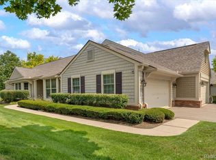 877 Tartan Trl, Bloomfield Hills, MI 48304