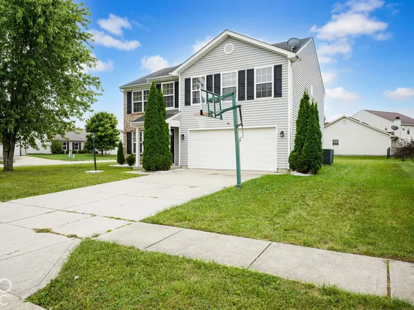 9737 Piper Lake Dr, Indianapolis, IN 46239