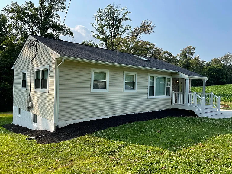 7516 Dogwood Rd — Photo 3