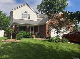 1200 Willard Rd, Canton, MI 48187