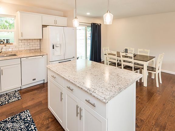 5th image of 5528 Bradley Dr