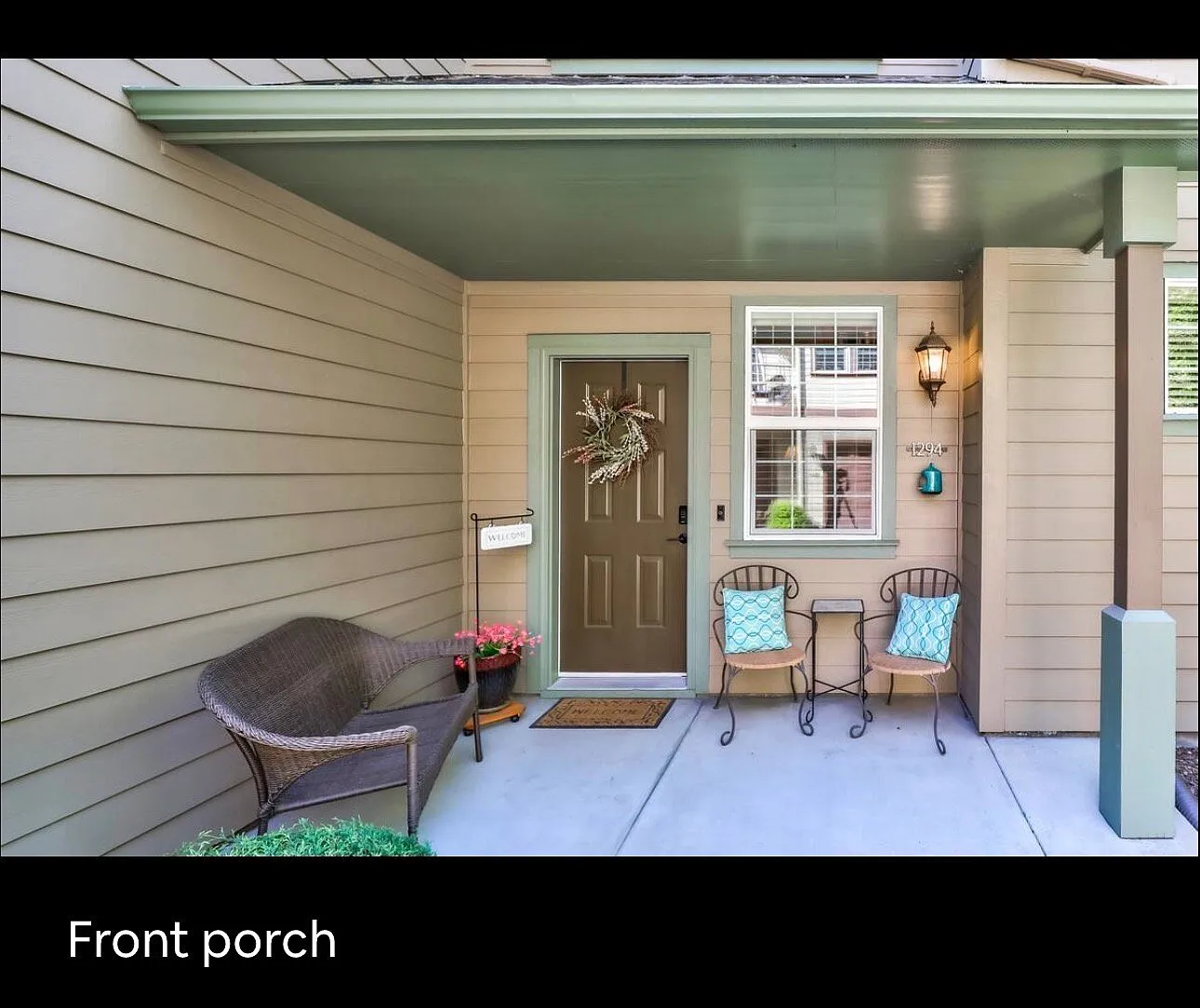 5 STAR Private & Quiet DT Eagle Condo — Photo 2
